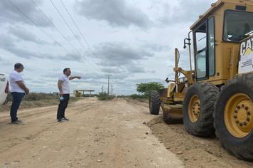 Prefeitura de Uauá começa o patrolamento do trecho Sede a Lagoa do Pires