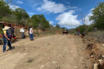 PREFEITURA MUNICIPAL DANDO CONTINUIDADE AO PROGRAMA MAIS ESTRADA POR TODO O MUNICÍPIO