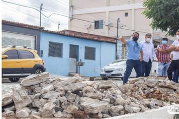 VISITA AS OBRAS DE REAJUSTAMENTO DAS AVENIDAS PEDRO RIBEIRO E JOÃO BORGES DE SÁ PARA RECEBEREM O ASFALTAMENTO