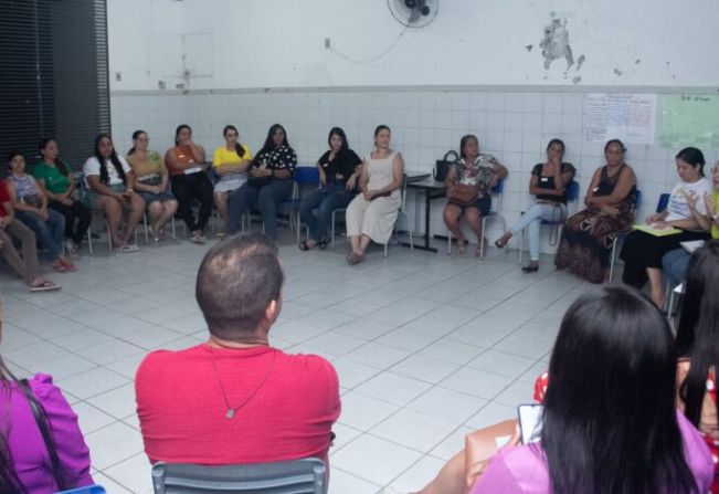 PREFEITURA DE UAUÁ REALIZA REUNIÃO COM FAMÍLIAS DE PESSOAS COM AUTISMO